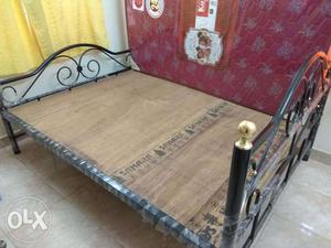 Iron Cot bed queen size