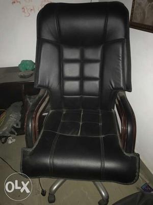 Office chair, boss chair, recliner just like new