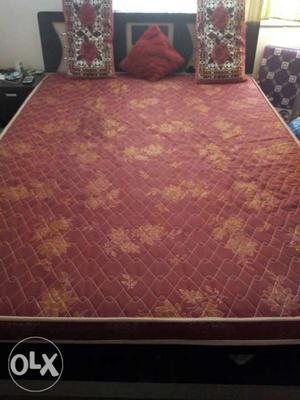 One year used bed.. with good condition.. urgent