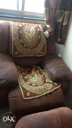 Sofa set with 2 recliner chairs for Sell urgently