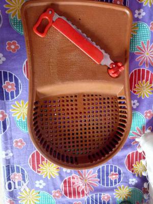 Vegetable chopper attached with board is available at