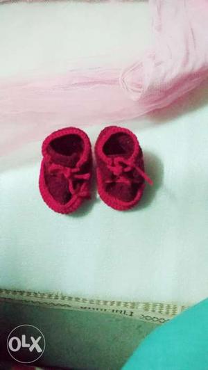 Baby woolen shoes