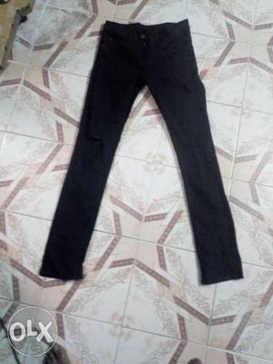 Black colour jeans size -28