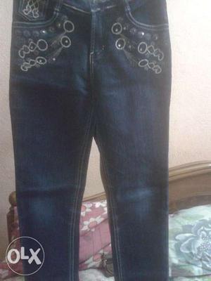 Such a nice jeans in blue colour somedays used