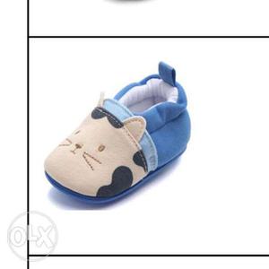 Toddler's Unpaired Blue And Beige Crib Shoe