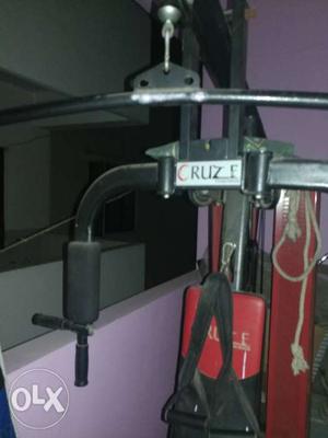 Black And Gray Cruze Latpulldown Machine With Pec Deck..Top