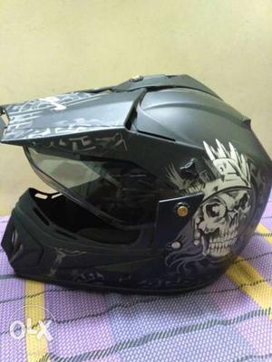 Black And Gray Skull Print Motocross Helmet