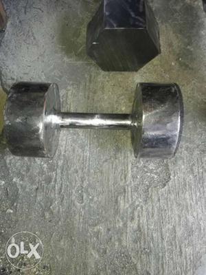 Dumbbell solid iron
