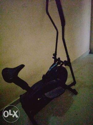 Life fitness cross trainer in very good condition