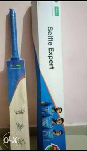OPPO BAT Cricketers Signature Wooden Bat