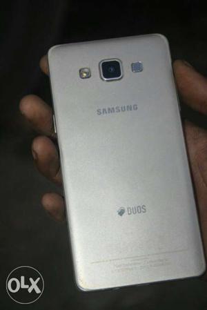 Samsung Galaxy a5 2gb ram 16 gb rom