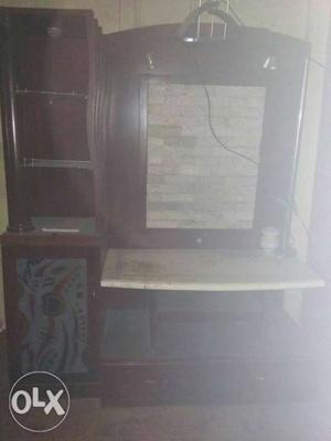 Showcase in good condition marble fitting on wall