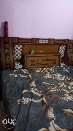 This is 2 month old 2 bed set