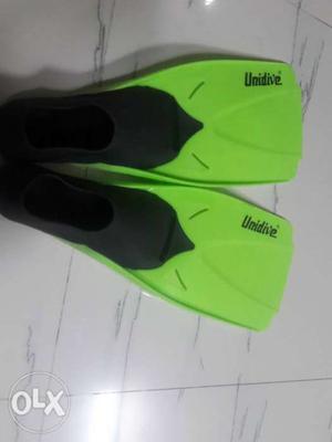 Undivide swimming pads for underwater. Size 4-5
