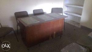 Wooden office table in great condition.