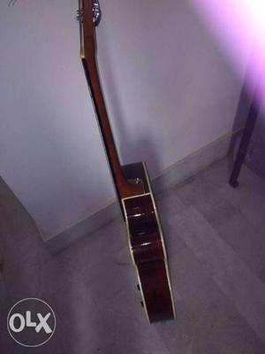 Givson acustic + electric guitar whtsapp nine