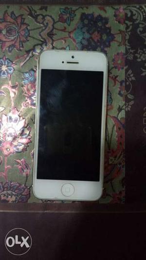 IPhone 5(16gb) with original charger,and one