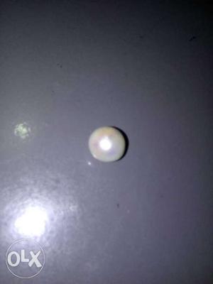 Round White gem stone