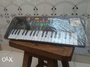 Electronic musical Keyboard