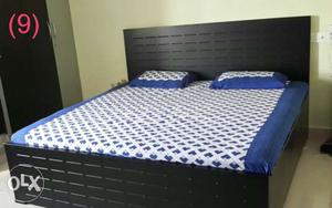 Black And White Bed New Queen Size (QUEEN SIZE)
