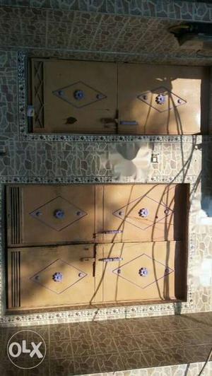 Brown Wooden 5-drawer Dresser