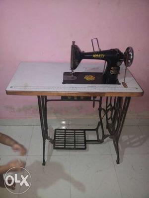 New brand sewing machine. 5years guaranty