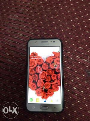 Samsung j5 gold color Any body interested call me