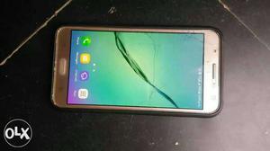 Samsung j7 and 2gb and 16rom and it is cracked on