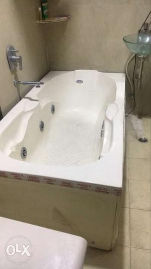 Zakuzi fully automatic bath tub brand new pic not in use