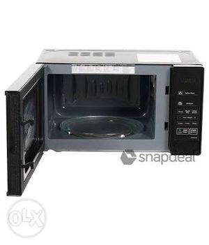 LG microwave oven 5 years old in good working condition