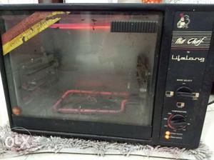 Oven in fully working condition. excellent for