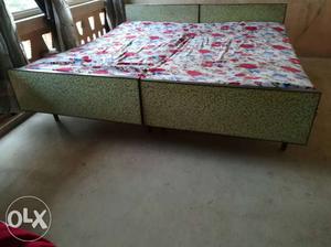 2 beds single cot... price negotiable