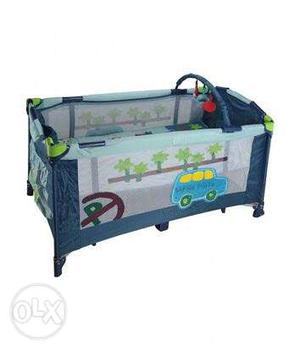 Foldable travel cot with mosquito net and