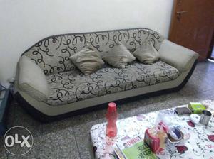 Good condition,8 seater sofa set