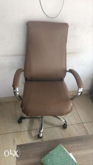 One boss office chair & three client chairs in leather