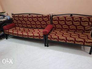 5 seater metalic sofa set with new cusion and an