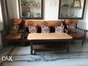 Best condition sofa set with table