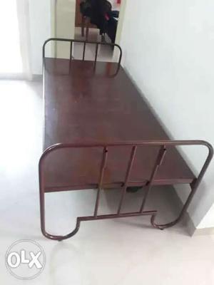 Excellent iron cot for sale..mobile no-O