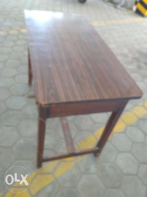 Lucky wooden table with 2 drawer