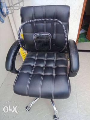 Nice office chair, only 8 month old,,, new price