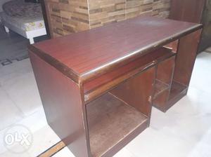 Office computor table size 2ft x 4 ft