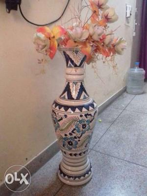 Pure ceramic new Long Flower pot in Good