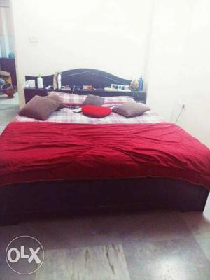 Queen size bed with box