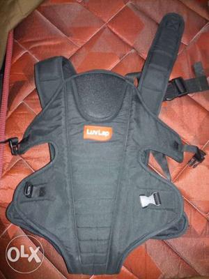 Baby carry bag(LUV LAP) in excellent condition,