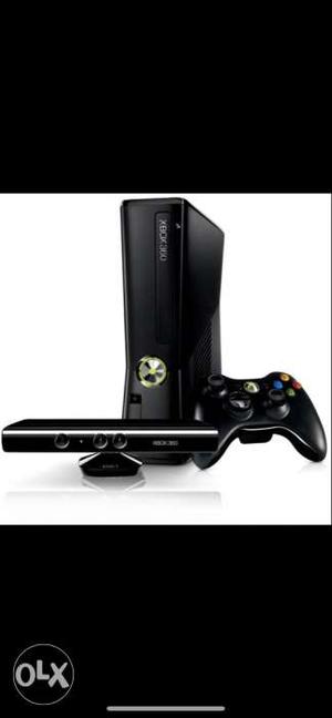 Black Xbox 360 Console With Controller
