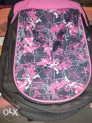 Decorated bag, 3 chains, in attractive pink,
