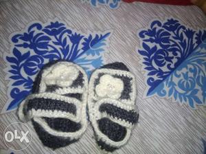 Hand made shoes for baby ad skirt want to sell