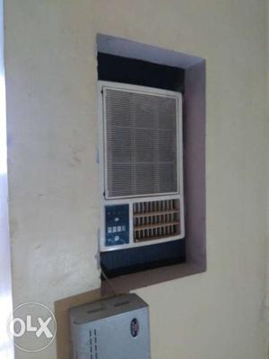 Hitachi Window Type Air Conditioner