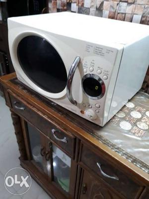 Maintained and in working condition LG microwave