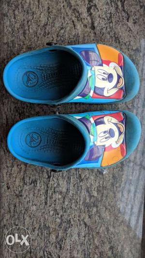 Mickey mouse Crocs from the brand crocs size 